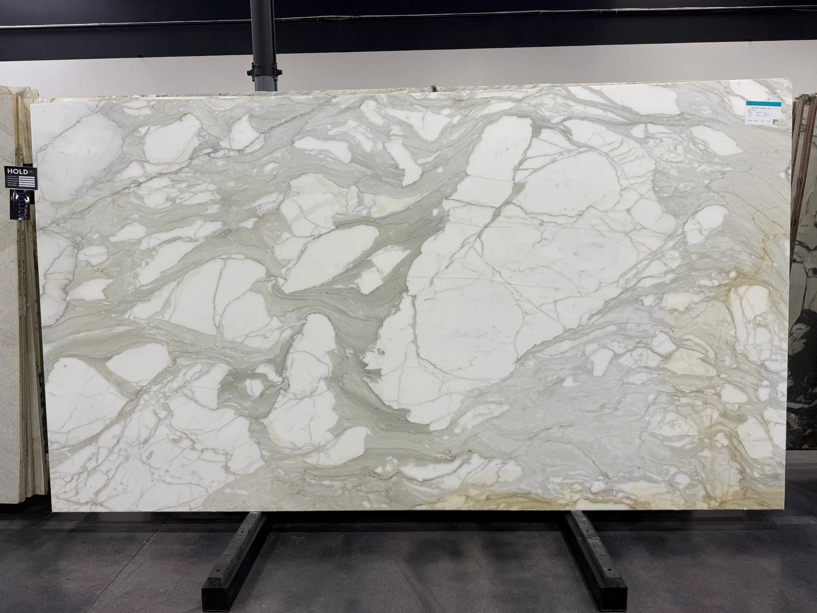 Tilehouz Calacatta Borghini Extra marble slab 134x75 countertop with white and gray veining