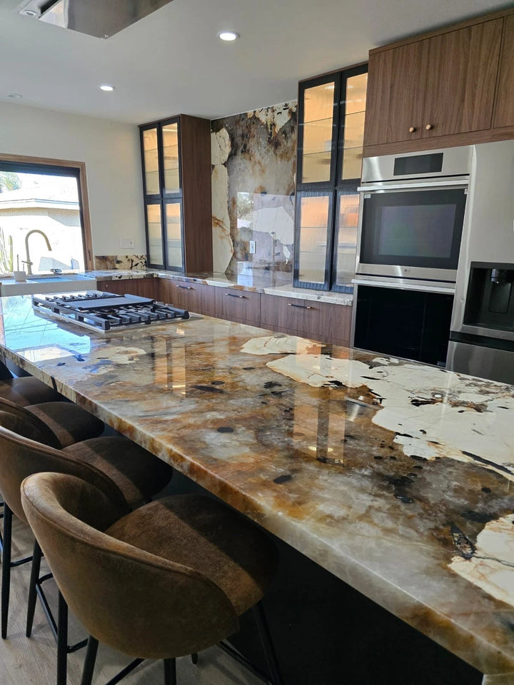 Quartzite Patagonia Original polished slab countertop 127x79 with warm brown, cream, and black veining