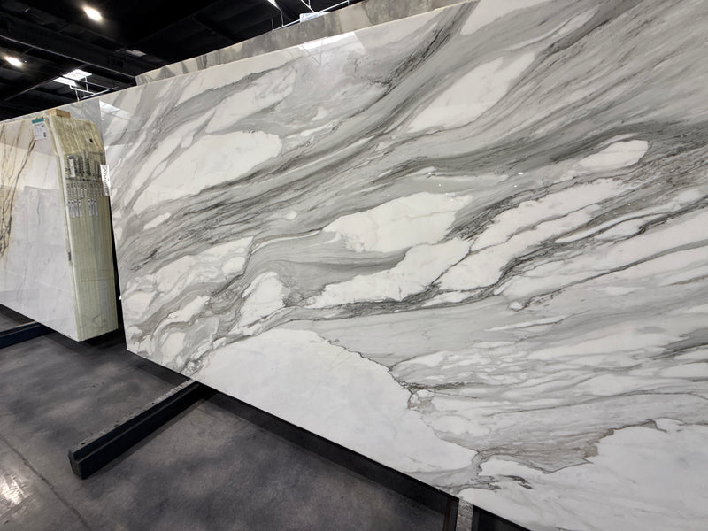 MARBLE CALACATTA OMG POLISHED SLAB 3/4 123 x 72