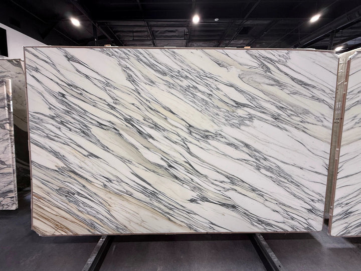 Arabescato Corchia marble slab by Tilehouz, honed finish, 116 x 71 for countertops