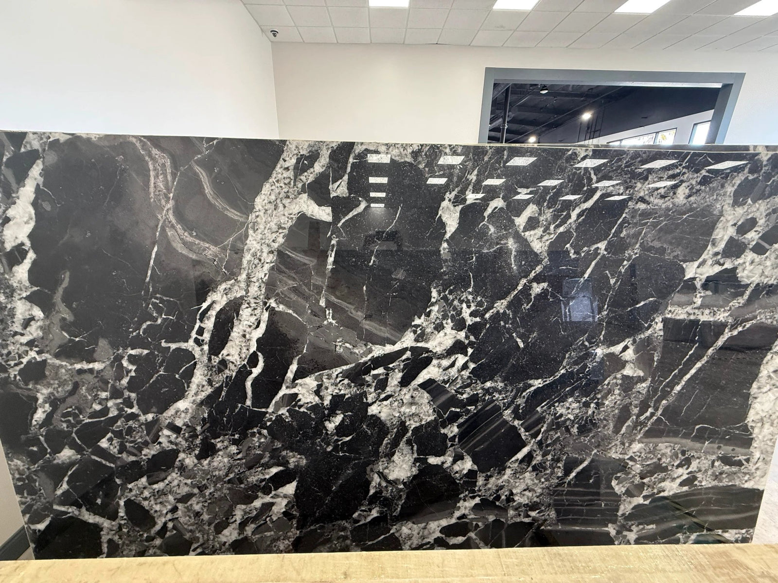 Cristallo Patagonia Black polished quartzite slab by Tilehouz for countertops, 132x81