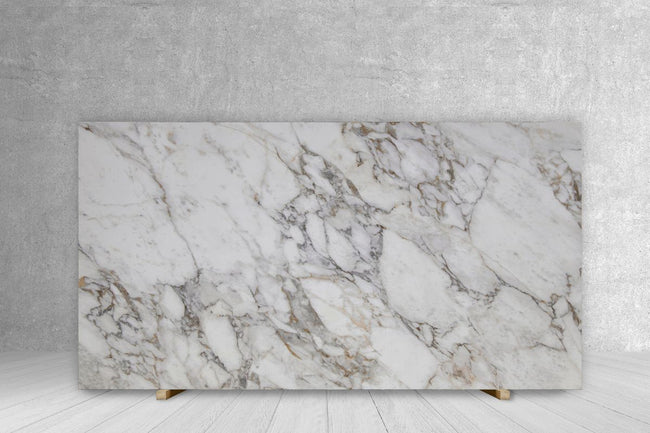 ARABESCATO ORO TECH porcelain slab countertop, satin finish, white with gray and gold veining, 126 x 63 cm.