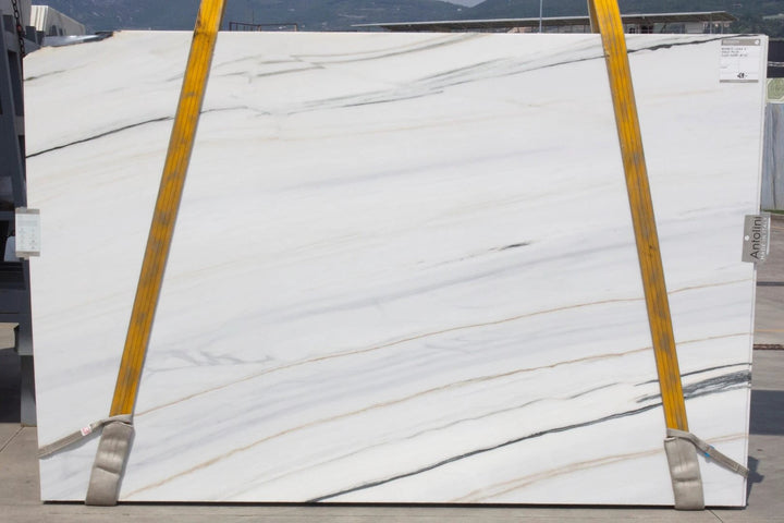 Marble slab Tilehouz Bianco Lasa Covelano Gold Plus, polished 3/4 thick, 119 x 78 cm, white with veining.
