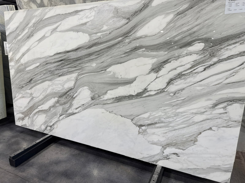 MARBLE CALACATTA OMG POLISHED SLAB 3/4 123 x 72