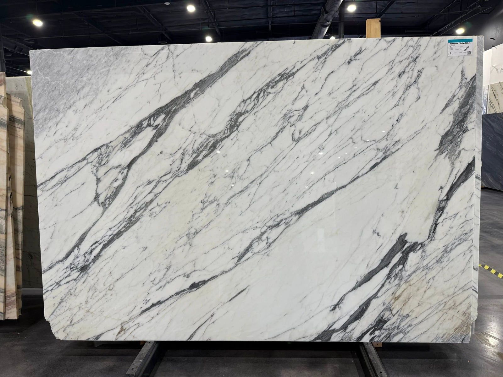 Arabescato Corchia Extra marble slab by Tilehouz, white with dramatic gray veining, 113x78