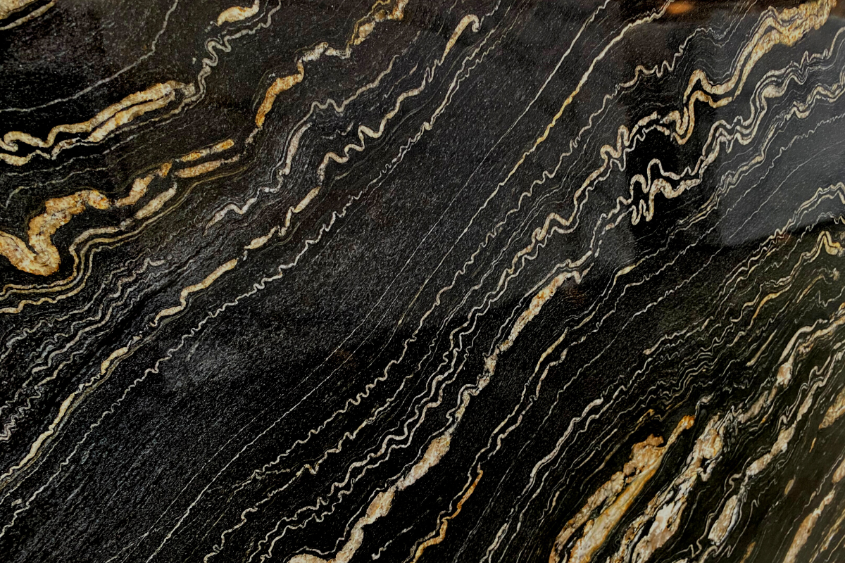 Granite Slab Tropical Storm Gold polished, black with gold veining, 119 x 76, Tilehouz