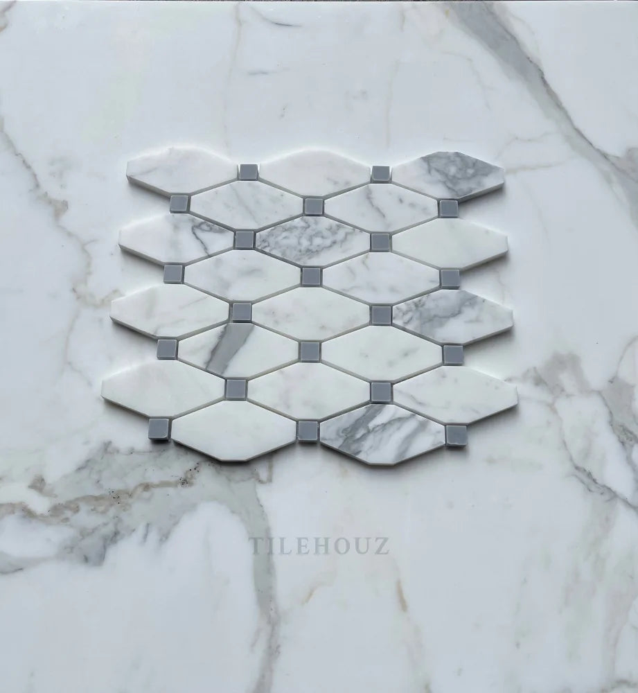 マールボロ クリスタルガラス Calacatta Gold Marble Octave Mosaic w/Bardiglio-Gray Dots