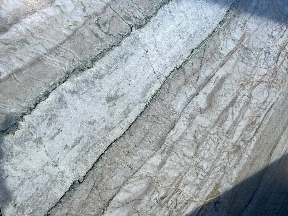 Quartzite Corteccia slab, polished countertop material in light gray with beige veining, 123 x 78 in